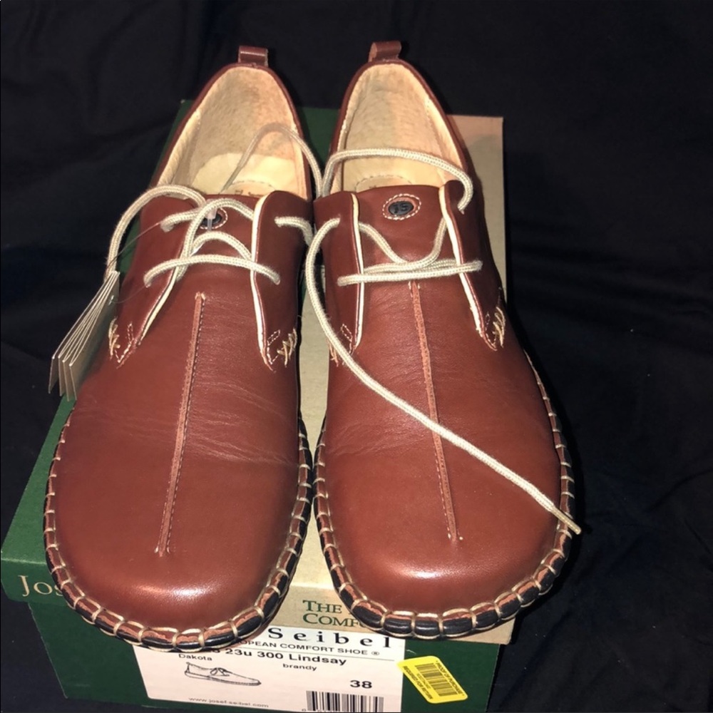 Josef Seibel “Lindsay” Brown Shoe